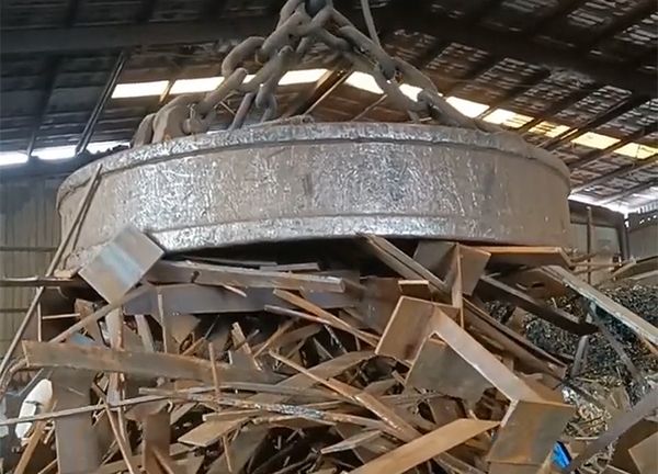 鑄鋼件廠家對鑄鋼件生產用廢鋼的原材料選擇與配比要求是什么？